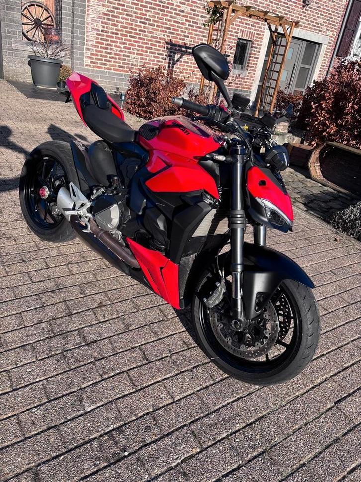 Ducati streetfighter V2, Motos, Motos | Ducati, Entreprise, Naked bike, plus de 35 kW, 2 cylindres, Permis Moto A, ABS, Poignées chauffantes