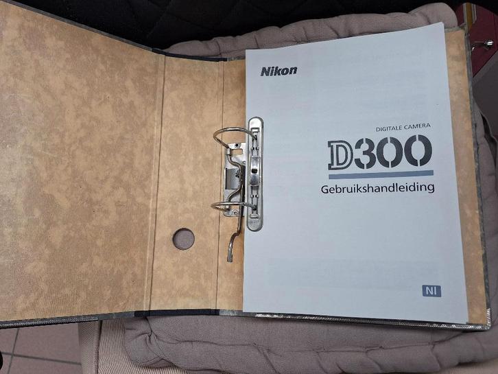 GRATIS... EEN GEBRUIKSHANDLEIDING NIKON D300, Audio, Tv en Foto, Fotocamera's Digitaal, Nikon, Ophalen