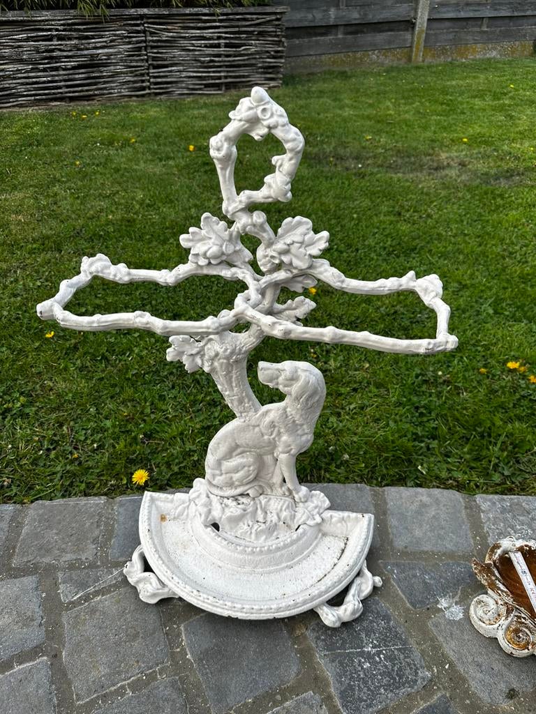 Jacht hond in gietijzeren paraplubak, Antiek en Kunst, Ophalen