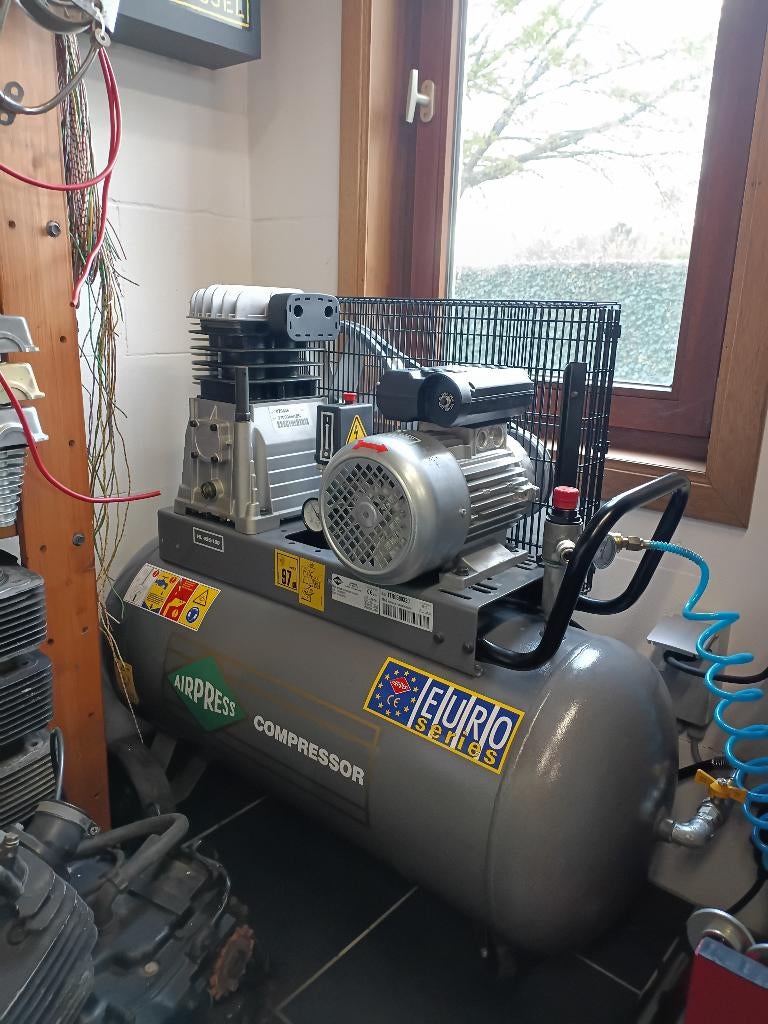 Compressor 3PK 100 liter, Bricolage & Construction, Compresseurs, Comme neuf, 6 à 10 bars, 25 à 100 litres, 200 à 400 litres/min