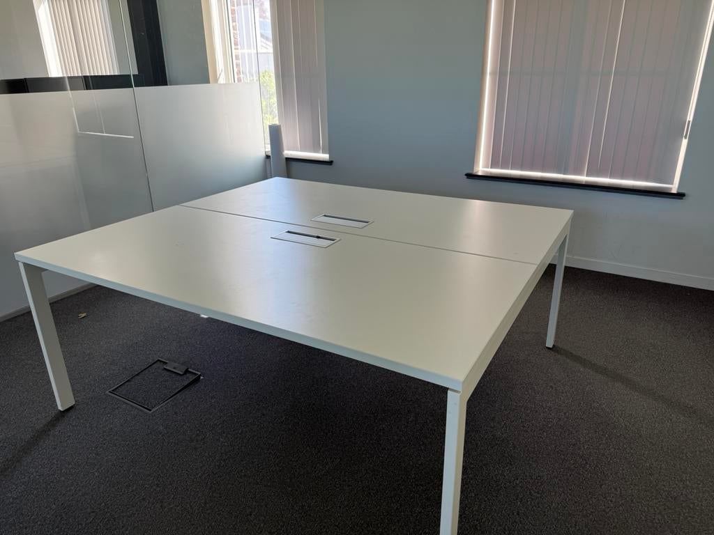 Dubbele bureau, Ophalen, Bureau