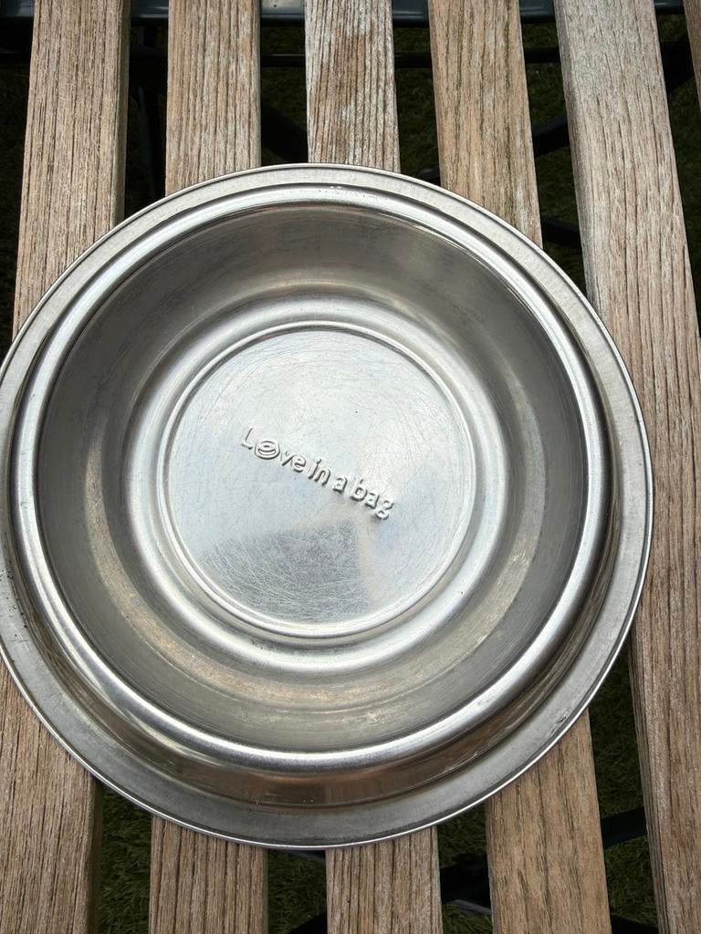 Bakje voor eten  of drinken hond.  1 euro. Nieuw !!, Dieren en Toebehoren, Ophalen, Nieuw