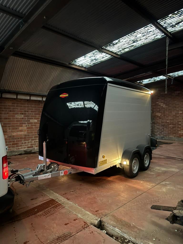 Gesloten aanhangwagen Böckmann, Ophalen, Zo goed als nieuw