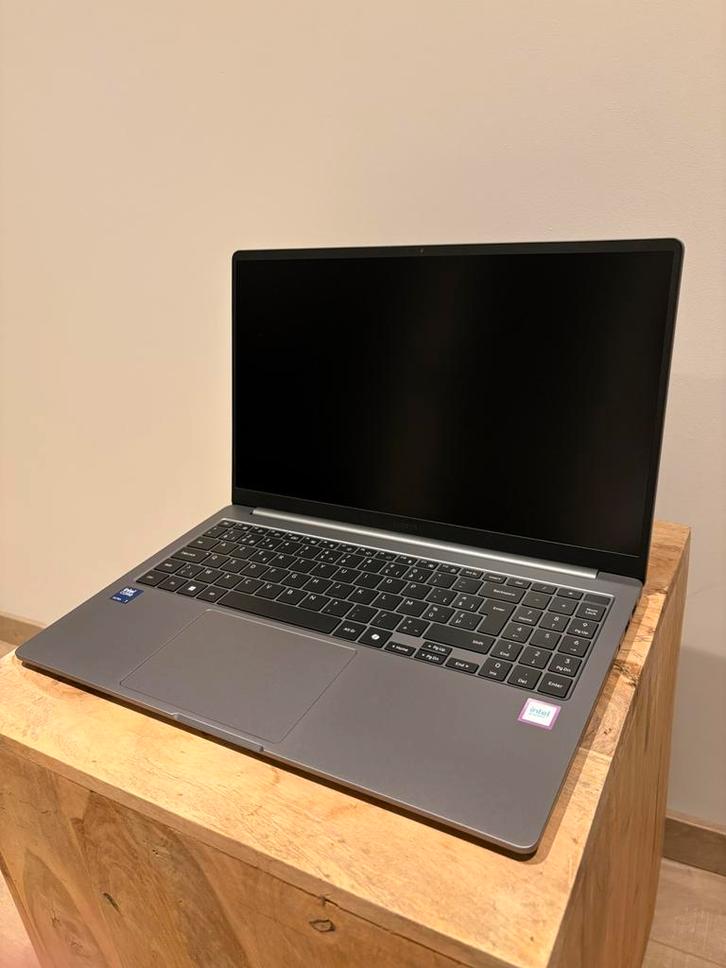 Samsung galaxy book 5 + accessoires, Informatique & Logiciels, Ordinateurs portables Windows, Comme neuf, SSD, Enlèvement