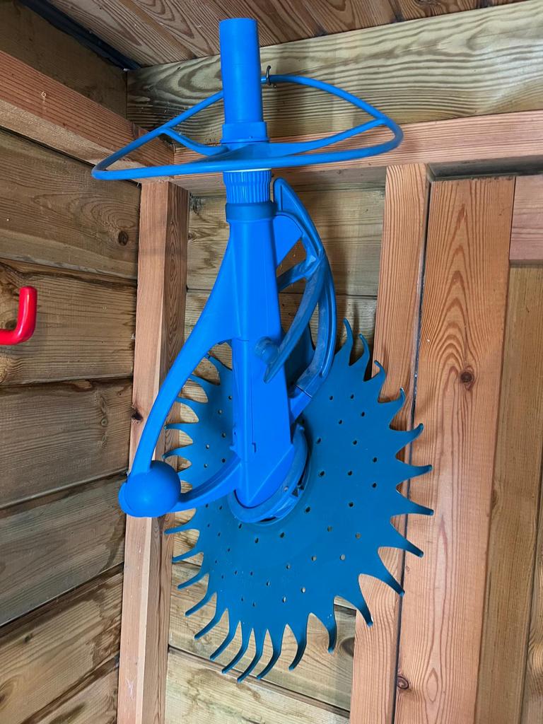 Te koop: Zwembadstofzuiger met slang en automatische zuigkop, Tuin en Terras, Ophalen, Zo goed als nieuw, Overige typen