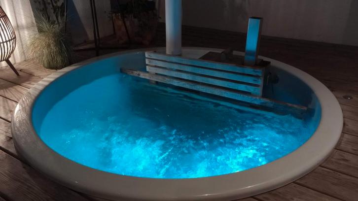 Hottub met luchtjets en pelletkachel, Tuin en Terras, Bubbelbaden en Hottubs, Ophalen