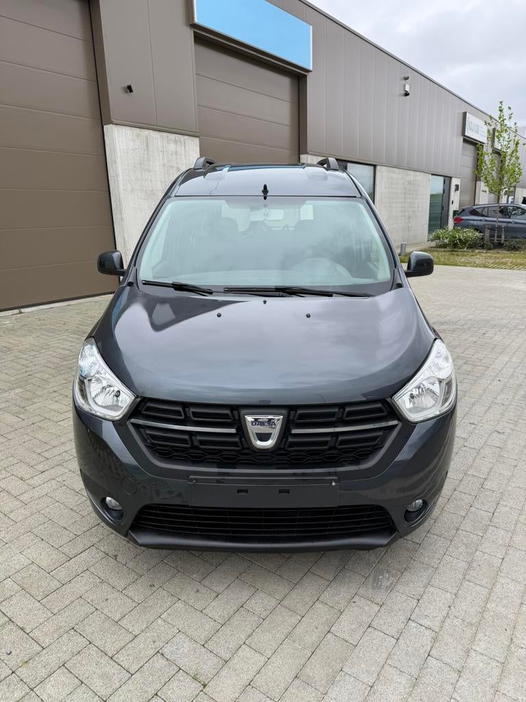 Te koop: à vendre: dacia dokker, Bedrijf, Schuifdeur, Te koop, Benzine