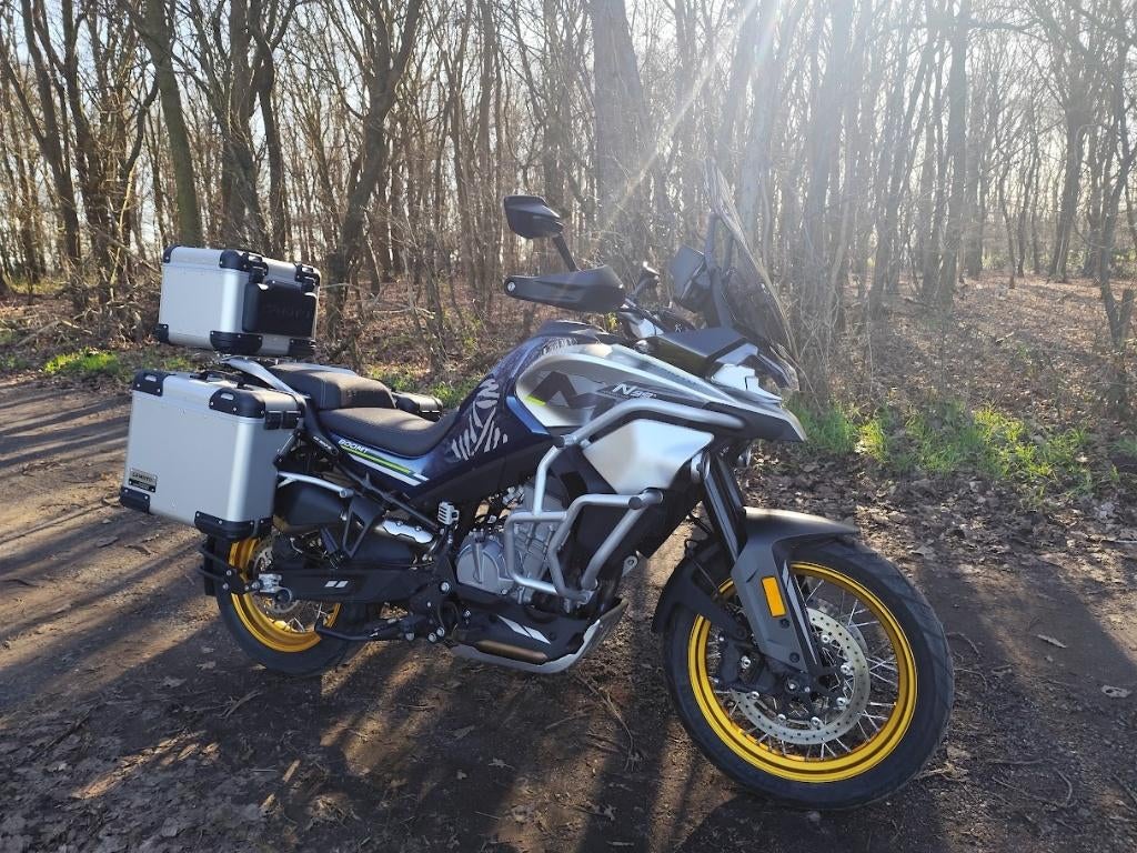 cfmoto 800mt touring van 2024 met 7400km, Handvatverwarming, 2 cilinders, Particulier, Meer dan 35 kW