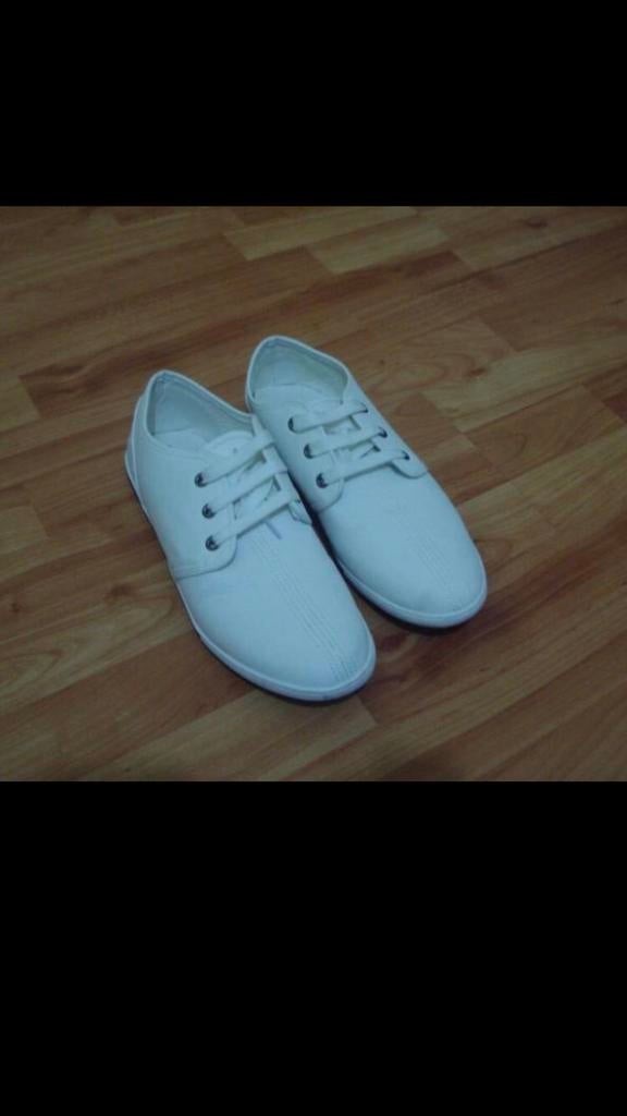 SPORTİEVE HERENSCHOEN MAAT 44, Wit, Ophalen of Verzenden, Zo goed als nieuw, Sneakers