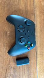 Serie x carbon black controller + officiële batterij, Games en Spelcomputers, Ophalen of Verzenden, Zo goed als nieuw