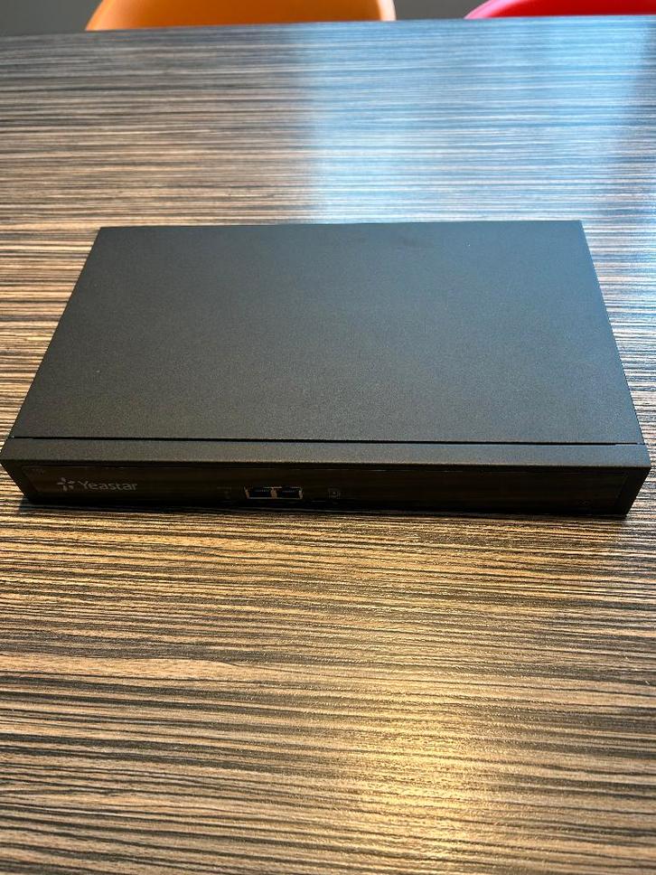 Yeastar modèle 550i, Télécoms, Standards téléphoniques & Centraux téléphoniques, Neuf, Enlèvement ou Envoi