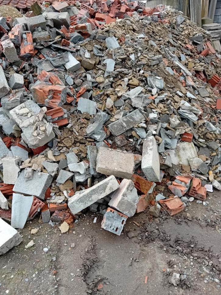 G R A T I S  Steen puin afbraak briquallion + GRATIS GELADEN, Jardin & Terrasse, Gravier, Rochers & Caillasse, Enlèvement