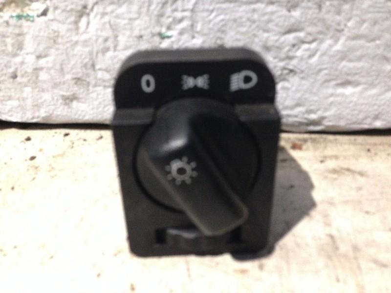 INTERRUPTEUR D'ECLAIRAGE Opel Tigra (75) (90-431-784), Utilisé, Opel