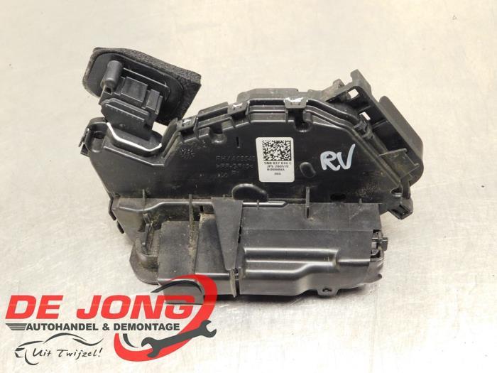 Serrure portière mécanique 4portes avant droite d'un Volks, Volkswagen, -, 3 mois de garantie, Utilisé