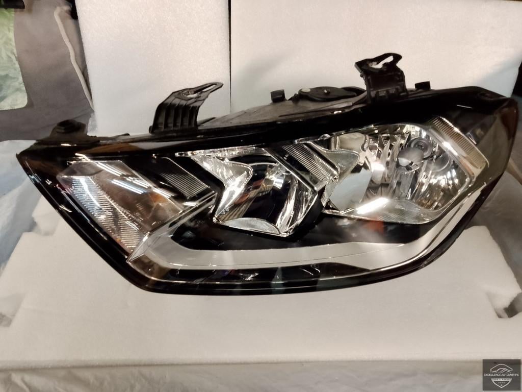 Phare halog ne H7 gauche Audi A1 82A 2019+ 82A941003, Autos : Pièces & Accessoires, AUDI AG, Auto-Union-Strasse 1
85045  Ingolstadt, DE