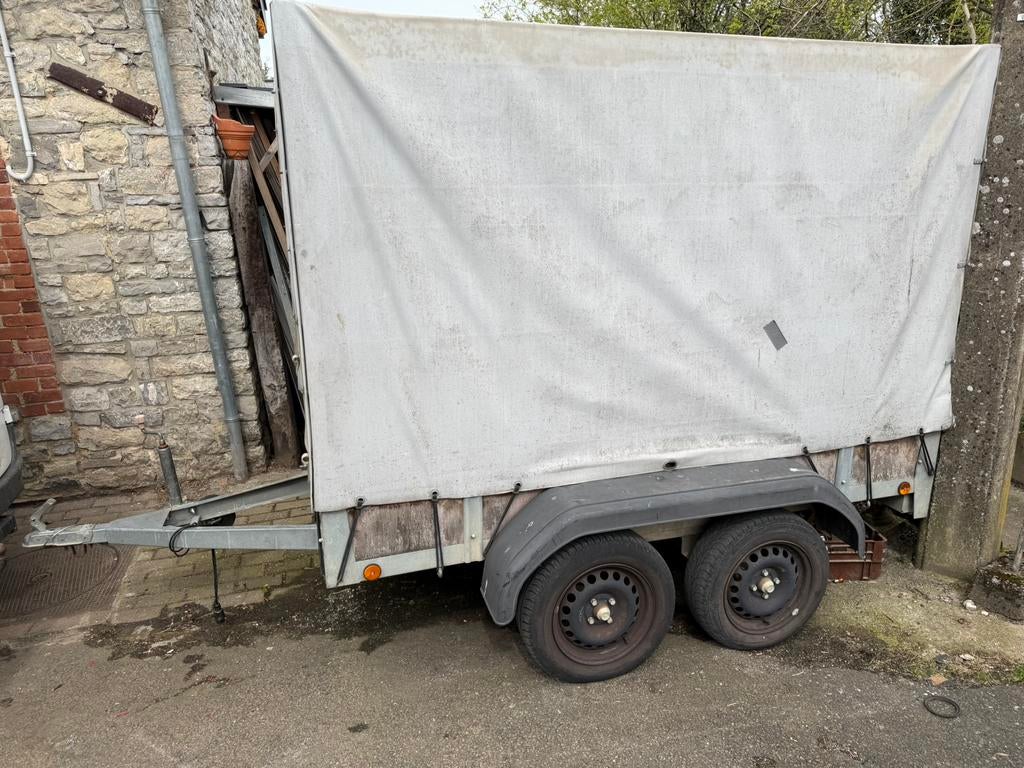 Remorque, Enlèvement, Comme neuf