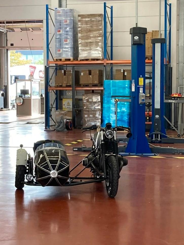 SIDE CAR BMW/UNIQUE, Motos, Motos | Side-cars, plus de 35 kW, 2 cylindres, Transmission par cardan, Échappement sport, Occasion