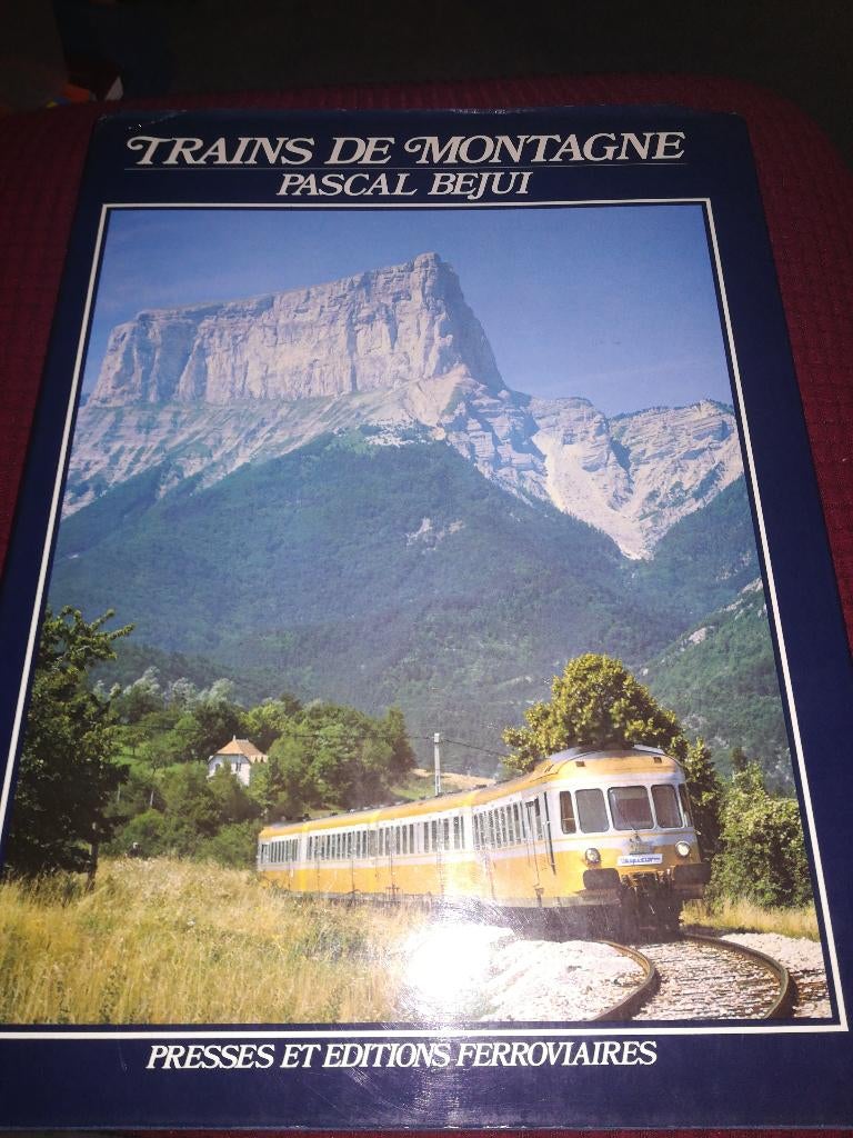Lot 5 livres  SNCF  P.E.F., La Regordane  ou au choix, Hobby en Vrije tijd, Modeltreinen | H0, Zo goed als nieuw, Boek, Tijdschrift of Catalogus