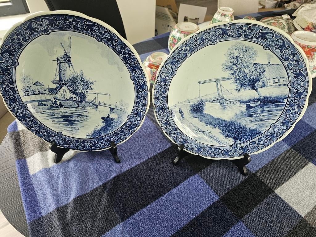 Oude borden Delfts blauw., Enlèvement