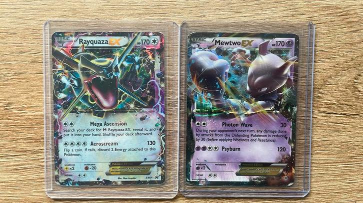 Pokémon kaarten (2) -Mewtwo EX en Rayquaza EX, Hobby en Vrije tijd, Verzamelkaartspellen | Pokémon, Gebruikt, Losse kaart, Foil