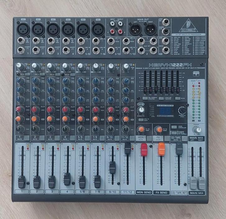 Behringer XENYX X 1222 FX avec commande en U UCA200 USB, Musique & Instruments, Tables de mixage, Neuf, 5 à 10 canaux, Entrée micro