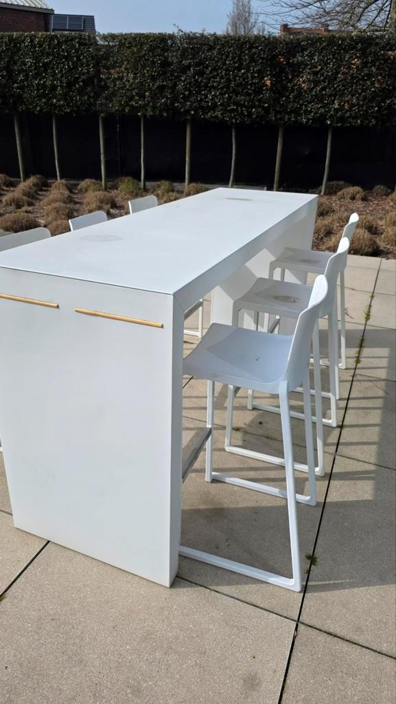 Hoge metalen tafel flexfurn met 8 barkrukken, Hobby en Vrije tijd, Feestartikelen | Verhuur, Ophalen of Verzenden