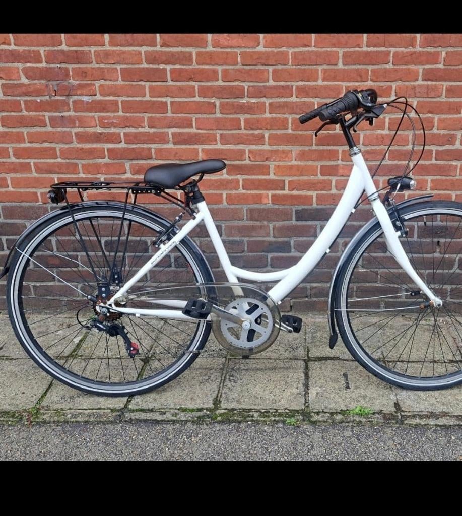 Damesfiets 28 inch, Fietsen en Brommers, Fietsen | Dames | Damesfietsen, Ophalen, Versnellingen