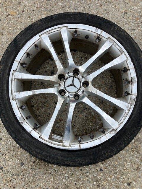 Jantes en alliage Mercedes Vito avec pneus d'hiver usagés, Véhicule de tourisme, Utilisé, Jante(s), Pneus hiver