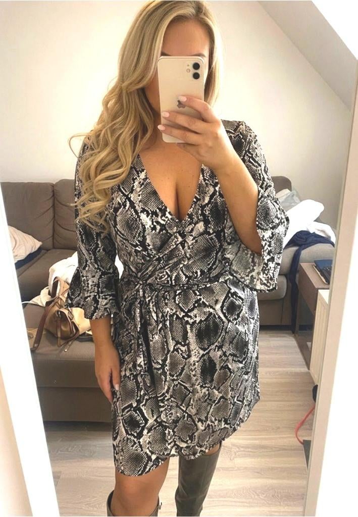 Mooie jurk van Costes met dierenprint maat 44, Vêtements | Femmes, Robes, Costes, Envoi, Comme neuf, Taille 42/44 (L)