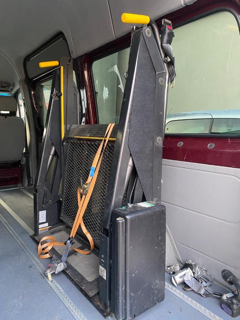 Rolstoellift voor auto braun vista made in USA 12V, Auto diversen, Auto-accessoires, Gebruikt, Ophalen of Verzenden