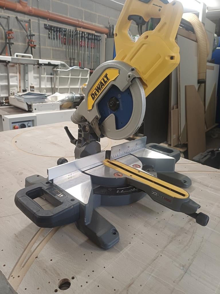 A vendre, Bricolage & Construction, Outillage | Scies mécaniques, Enlèvement, Scie à onglet