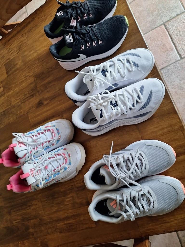 Dames snaekers 35 euro voor 4 paar, Kleding | Dames, Schoenen, Zo goed als nieuw, Sneakers, Ophalen, ANDERE