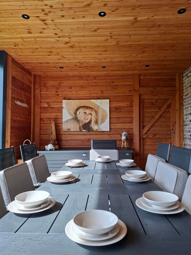 service de table 8P assiettes en grès laguiole 8 personnes, Huis en Inrichting, Keuken | Servies, Ophalen