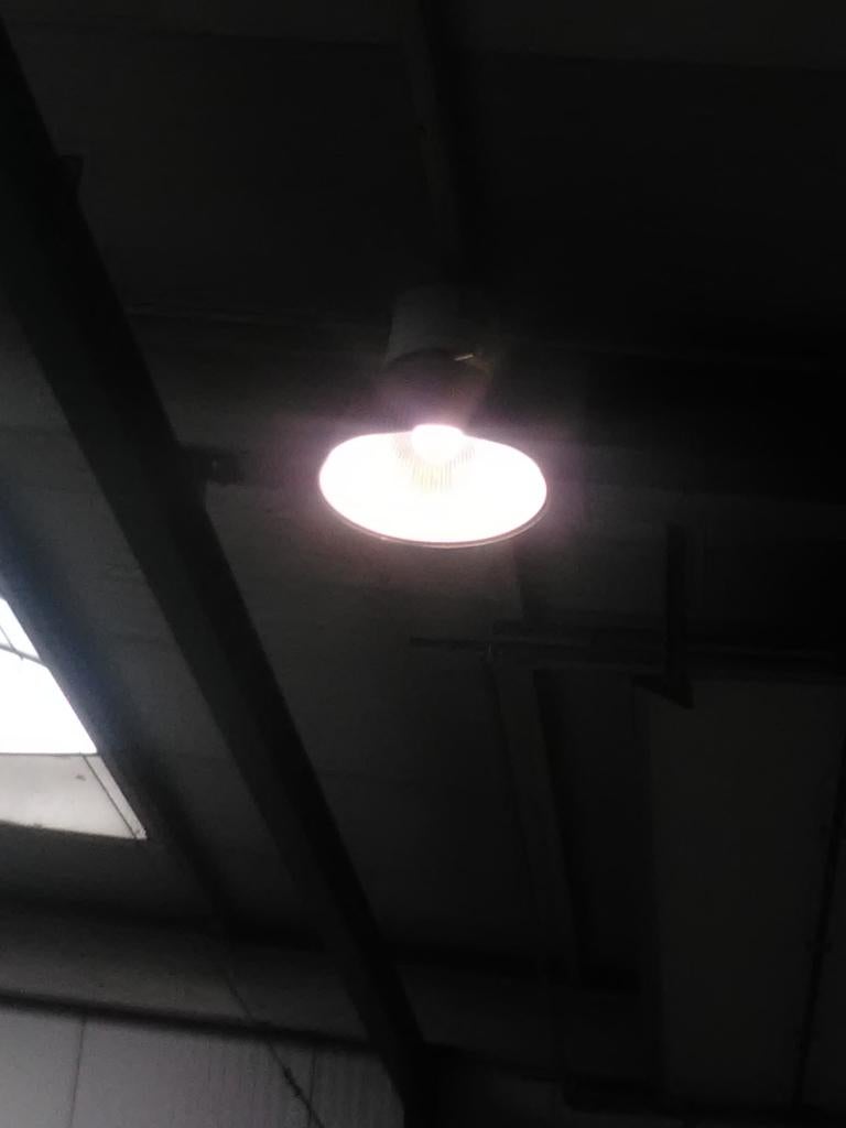 Lampes cloches industrielles, Ophalen