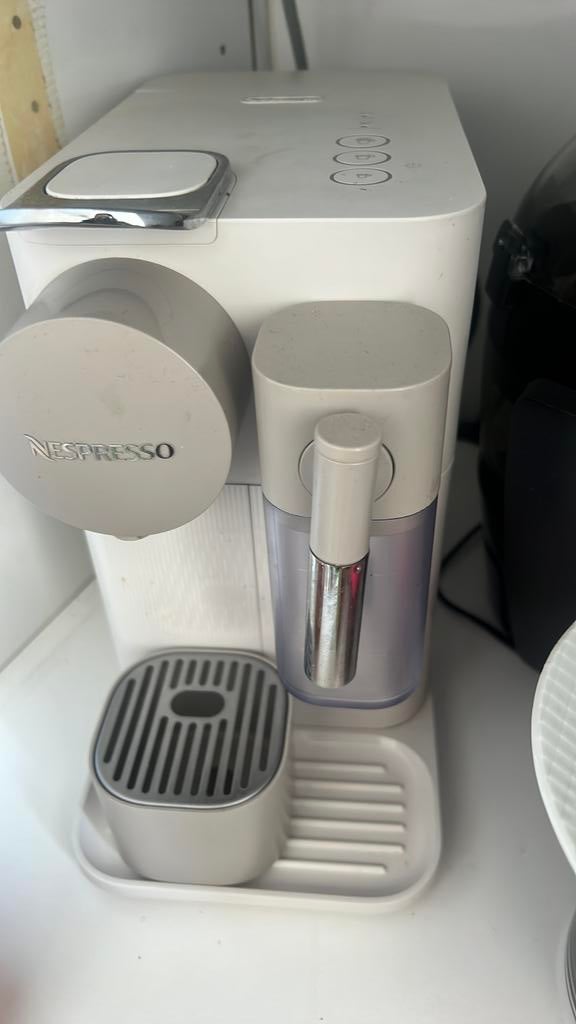 Koffiezetapparaat melk bakje heeft een stuk nodig, Elektronische apparatuur, Koffiezetapparaten, Ophalen, Gebruikt