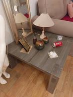 Table basse carrée, Enlèvement