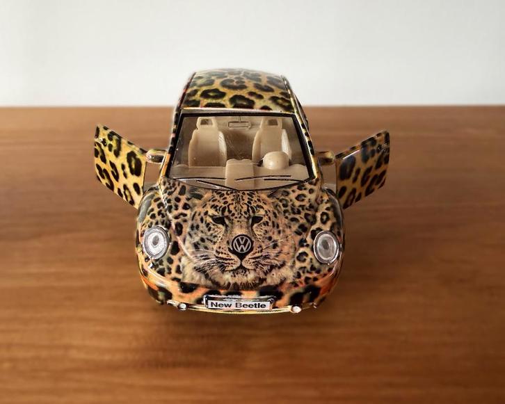 Kinsmart Volkswagen New Beetle autootje, Luipaard, 1:32, Verzamelen, Automerken, Motoren en Formule 1, Gebruikt, Auto's, Ophalen of Verzenden