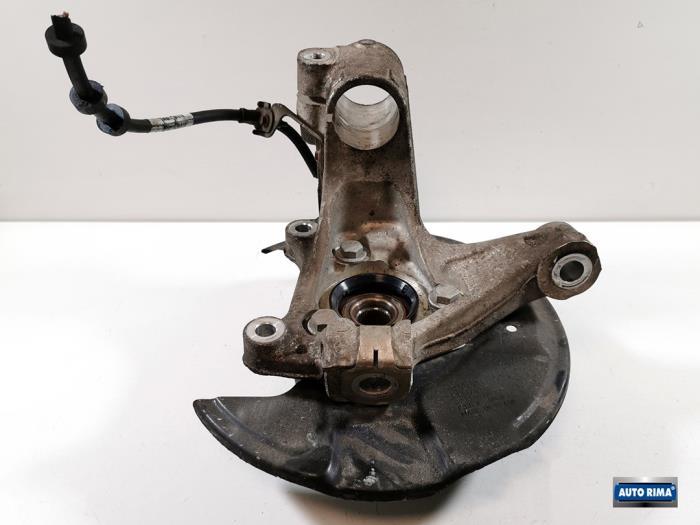 Fusee rechts-voor van een Volvo XC40, Gebruikt, -, -, Ophalen of Verzenden