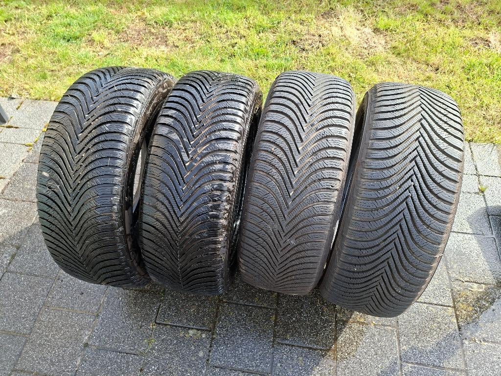 Set Winterbanden Michelin Alpin 5 215/55R17 94V, Autos : Pièces & Accessoires, Pneus & Jantes, Véhicule de tourisme, Enlèvement