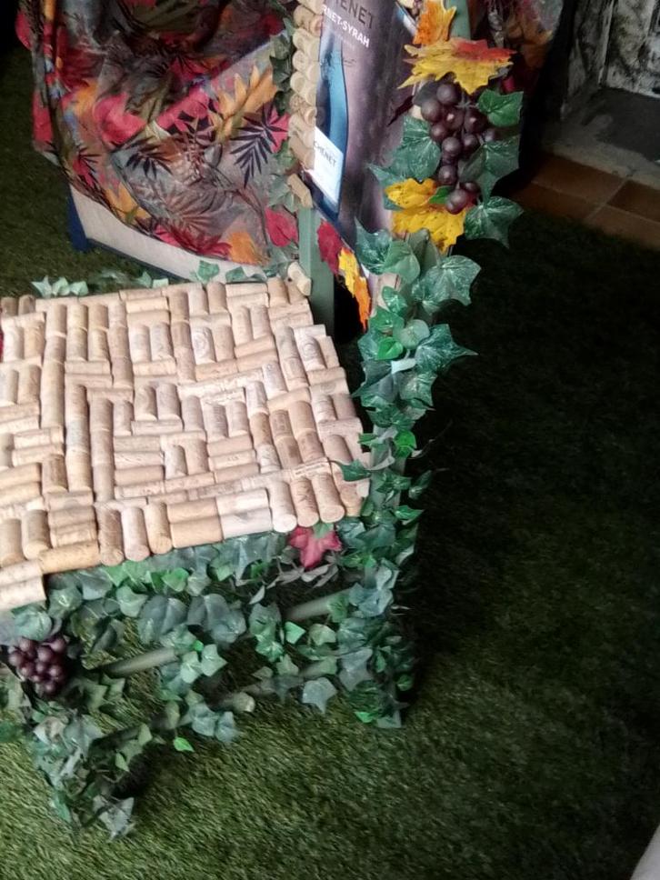 Chaise de décoration, Hobby & Loisirs créatifs, Articles de fête, Comme neuf, Décoration, Enlèvement