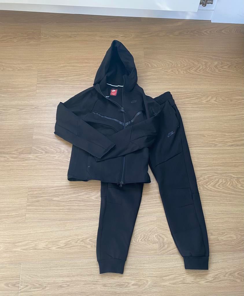 Nike tech fleece zwarte set, Ophalen of Verzenden, Zo goed als nieuw, Zwart