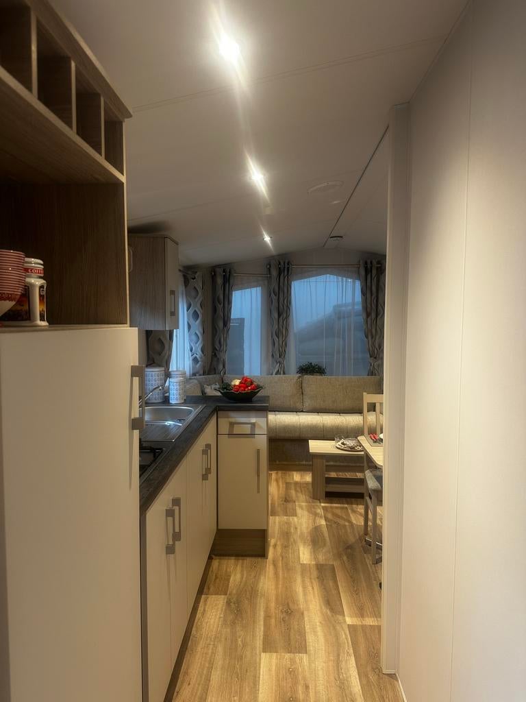 STOCK LUXUEUX COMPACT HAVANA 850X315/2 AVEC CANAPÉ-LIT, Caravanes & Camping