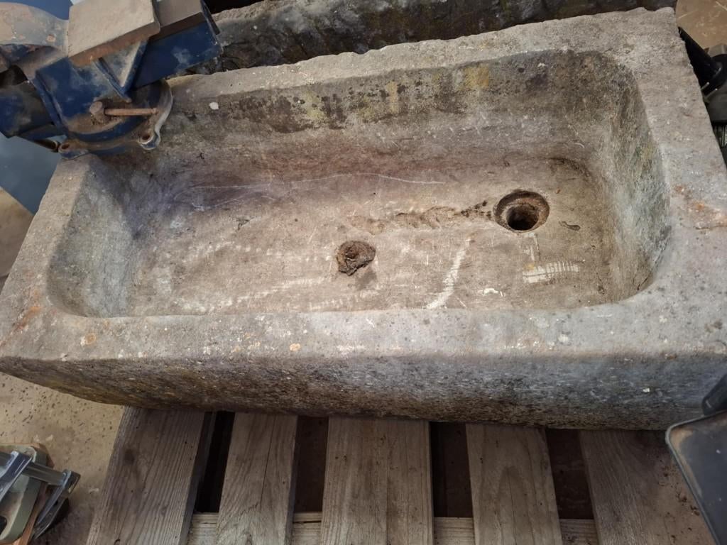 Bac en pierre, Ophalen, Steen