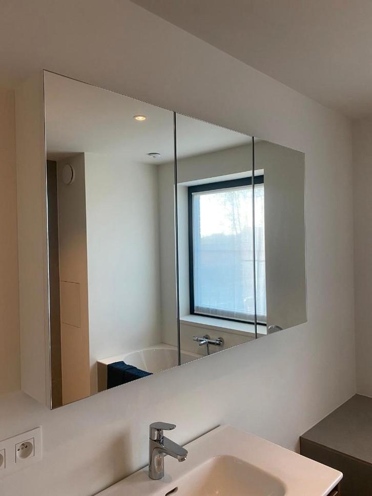 Driedelige spiegelkast, Huis en Inrichting, Badkamer | Badkamermeubels, Zo goed als nieuw, Spiegelkast, Minder dan 100 cm, 100 tot 150 cm