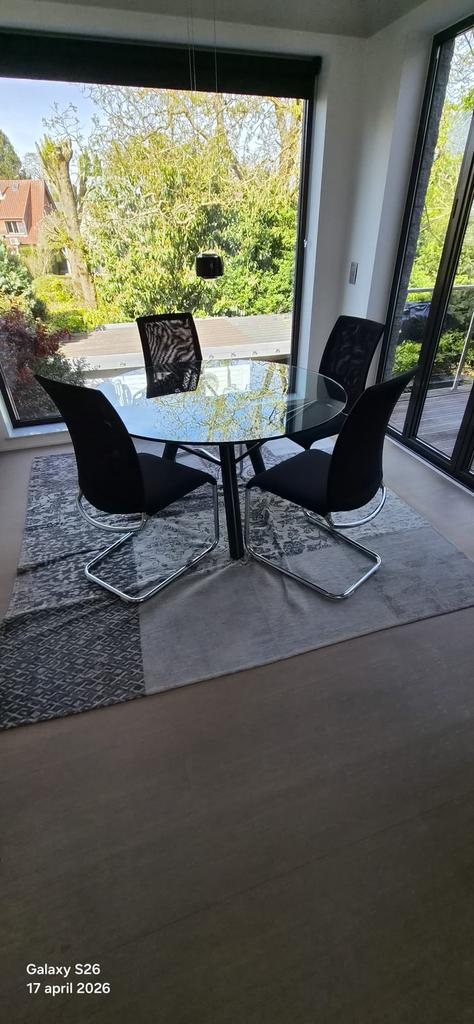 4 chaises de table à manger, Comme neuf, Enlèvement, Quatre, Tissus