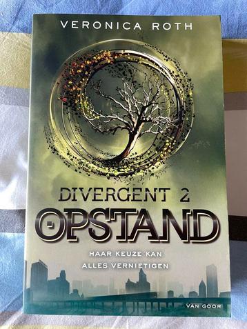 Veronica Roth - Opstand (Divergent) beschikbaar voor biedingen