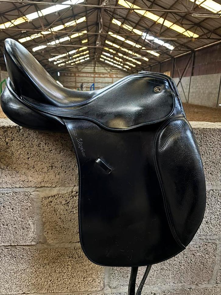 Dresuur zadel te koop!, Dieren en Toebehoren, Paarden en Pony's | Zadels, Gebruikt, Dressuur, Ophalen of Verzenden