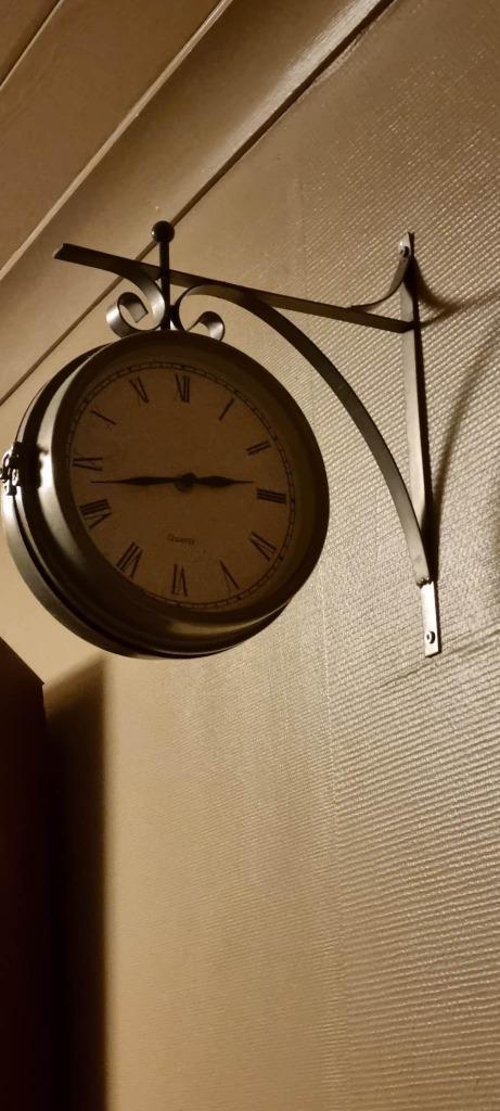 Horloge double face, Huis en Inrichting, Woonaccessoires | Klokken, Zo goed als nieuw, Wandklok, Analoog, Ophalen