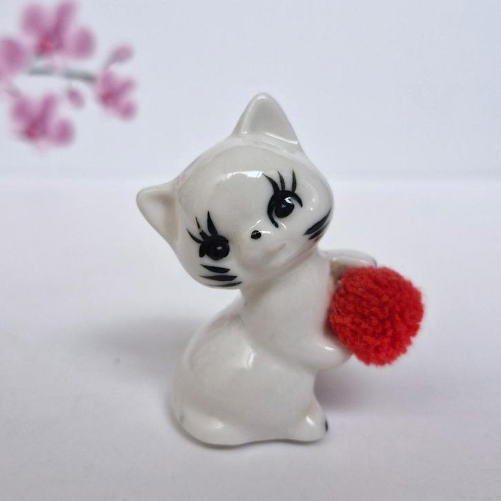 🔴 Figurine de chaton, Collections, Statues & Figurines, Comme neuf, Animal, Enlèvement ou Envoi