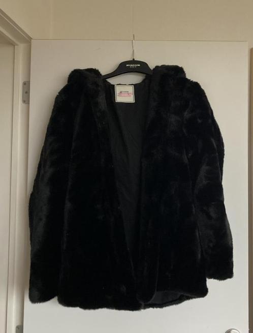Zwarte zachte jas met kap maat S, Kleding | Dames, Jassen | Winter, Gedragen, Maat 36 (S), Zwart, Ophalen